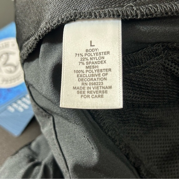 Magellan Outdoors Pro Angler Men's Shorts Realtree Black Camo Size Large - Picture 4 of 9